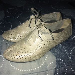 Tan/Cream Mesh Design Side Lace Shoes // L.E.S.